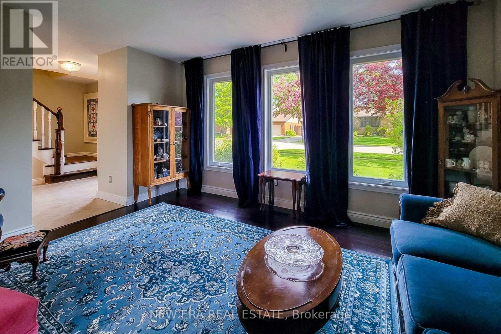 49 ASHWOOD DRIVE - 16