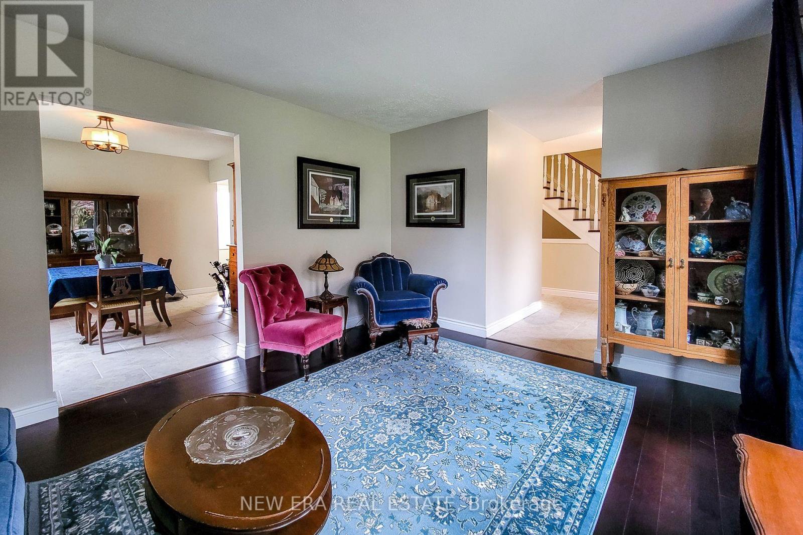 49 ASHWOOD DRIVE - 18