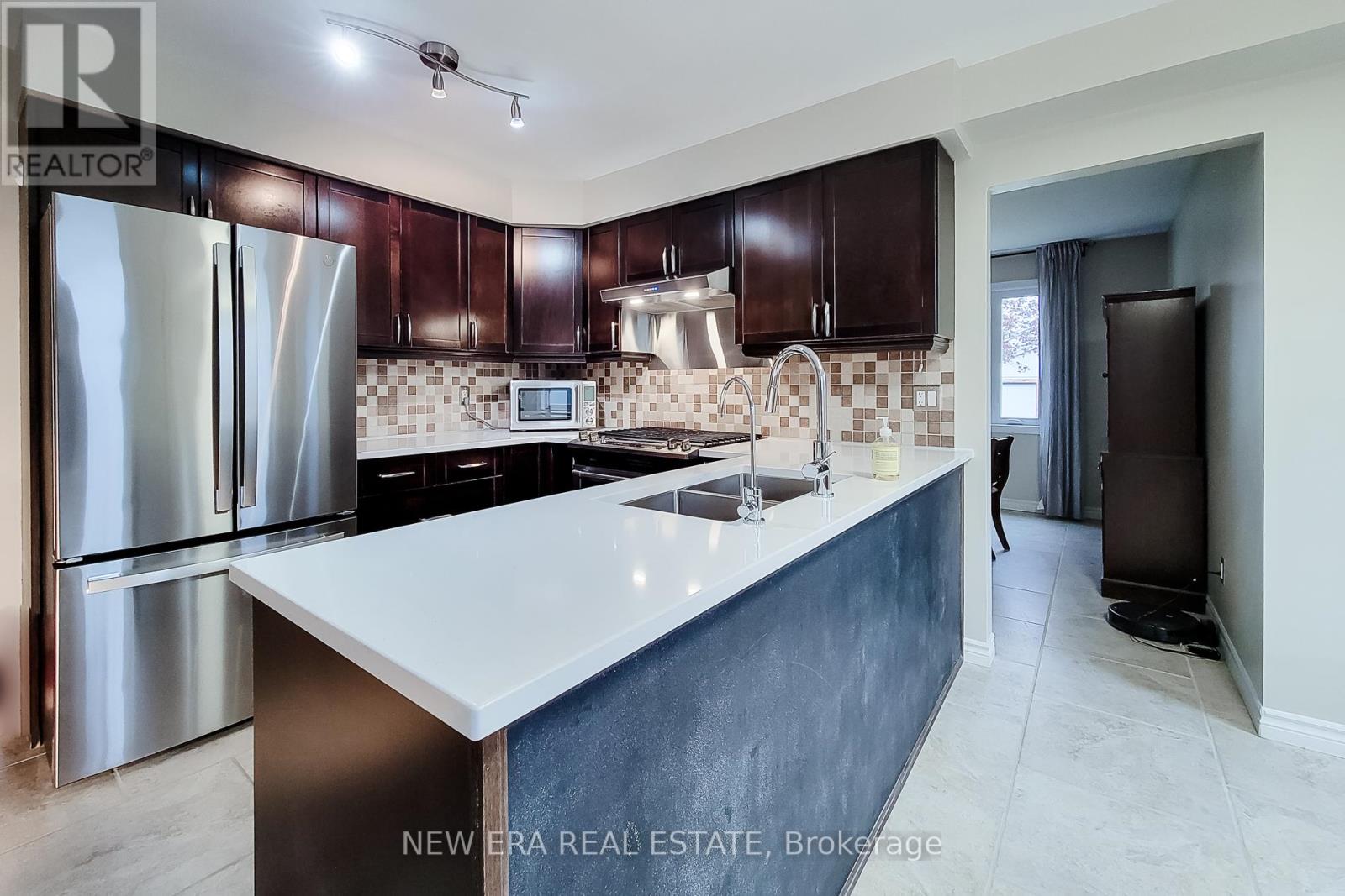 49 ASHWOOD DRIVE - 20