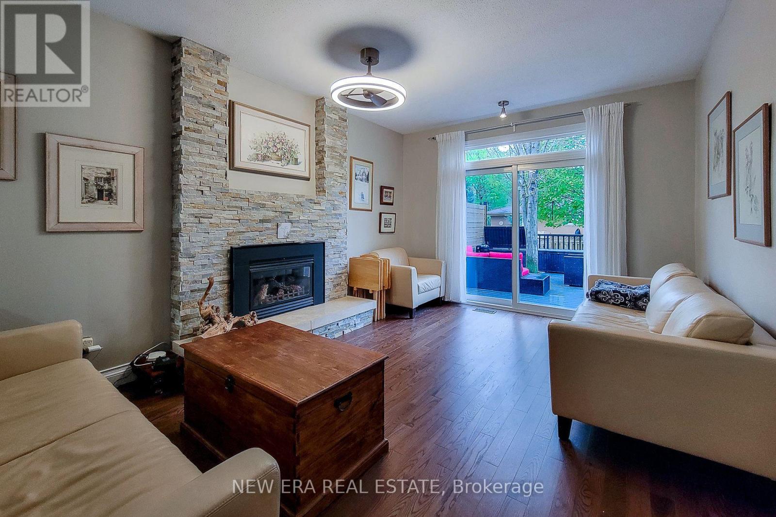 49 ASHWOOD DRIVE - 24