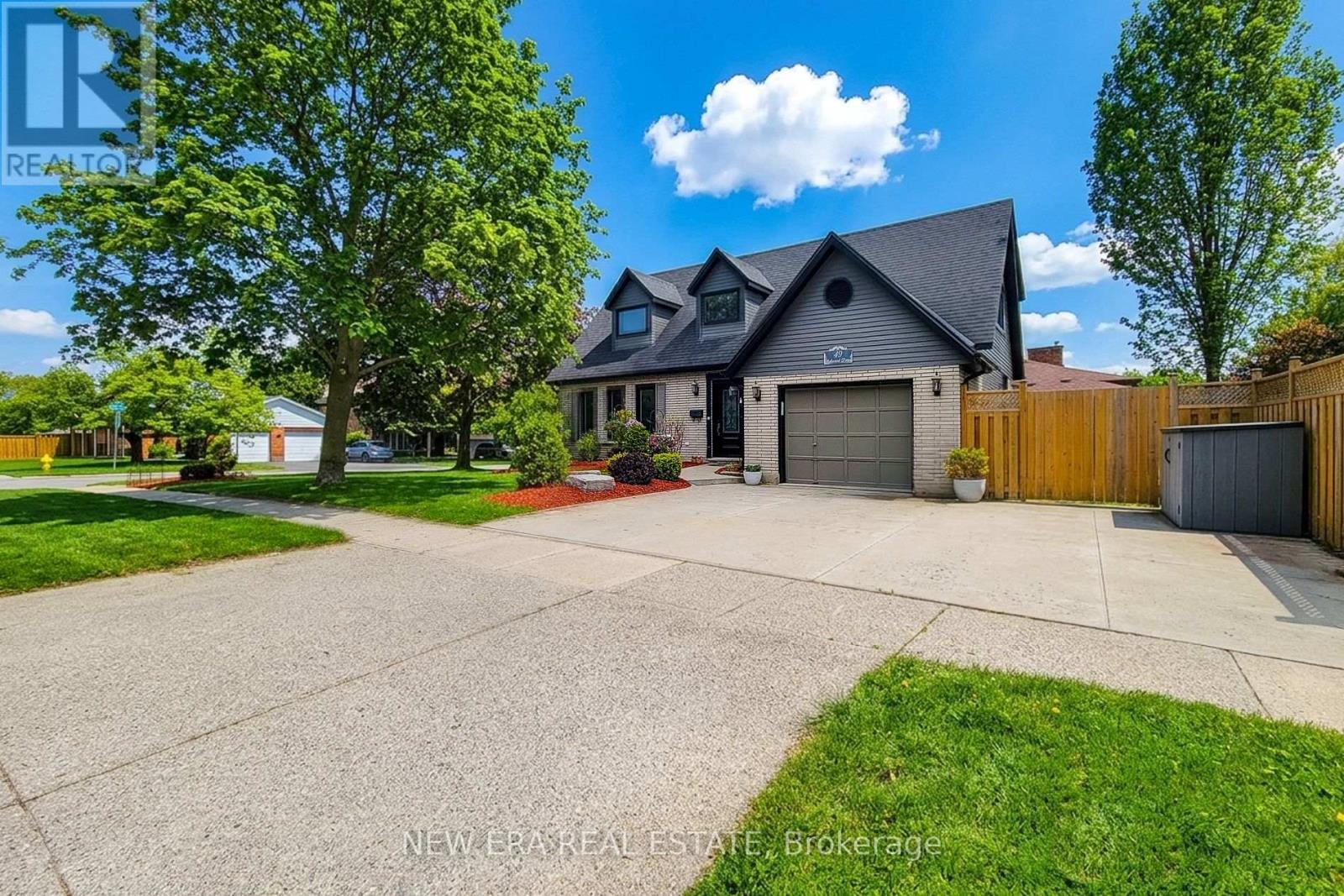 49 ASHWOOD DRIVE - 3