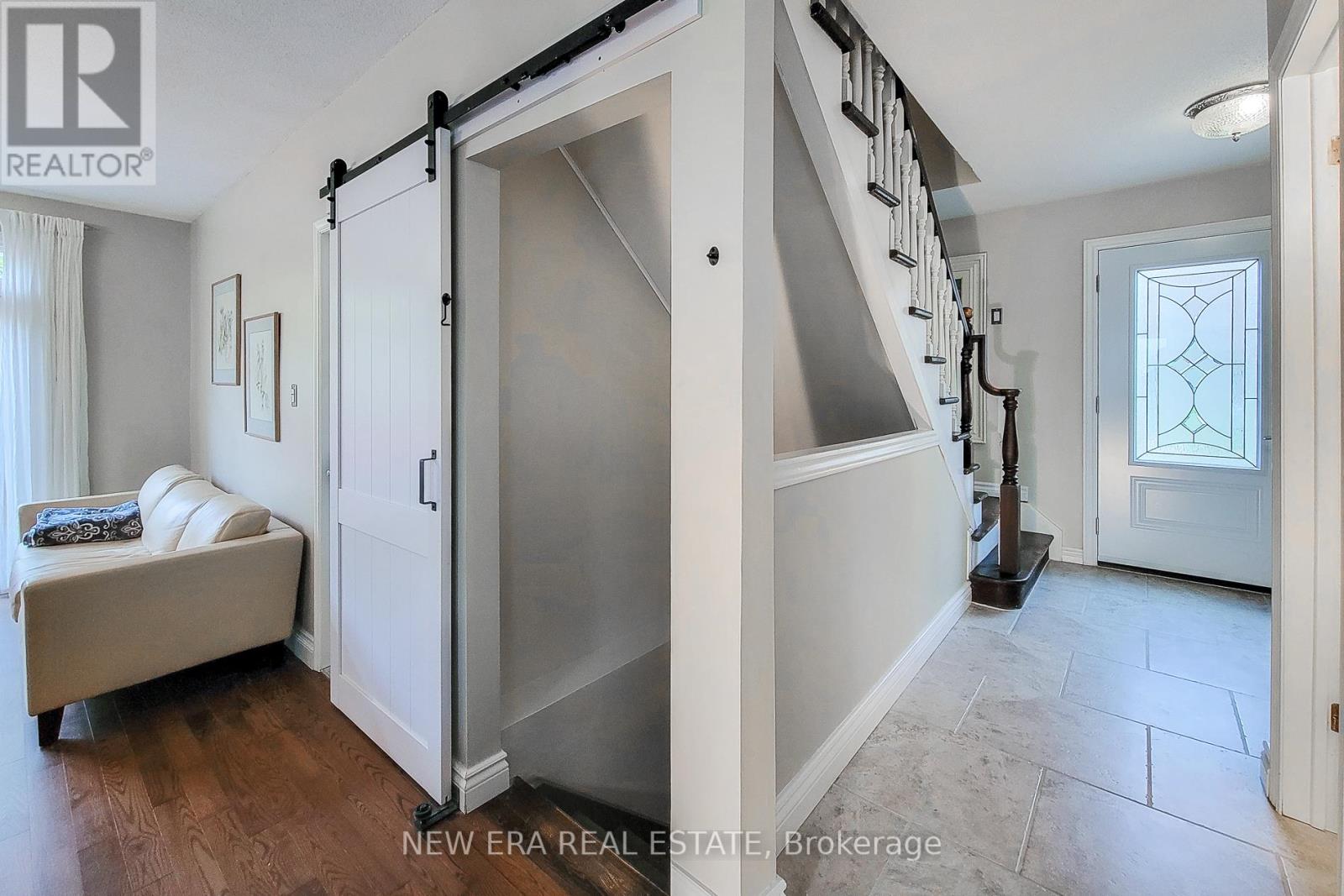 49 ASHWOOD DRIVE - 40