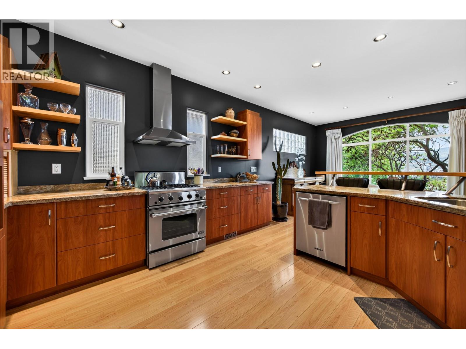 792 Rosewood Crescent - 17