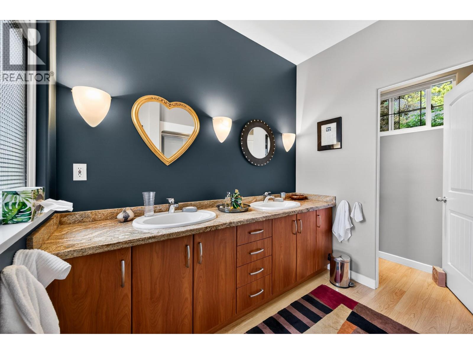 792 Rosewood Crescent - 22