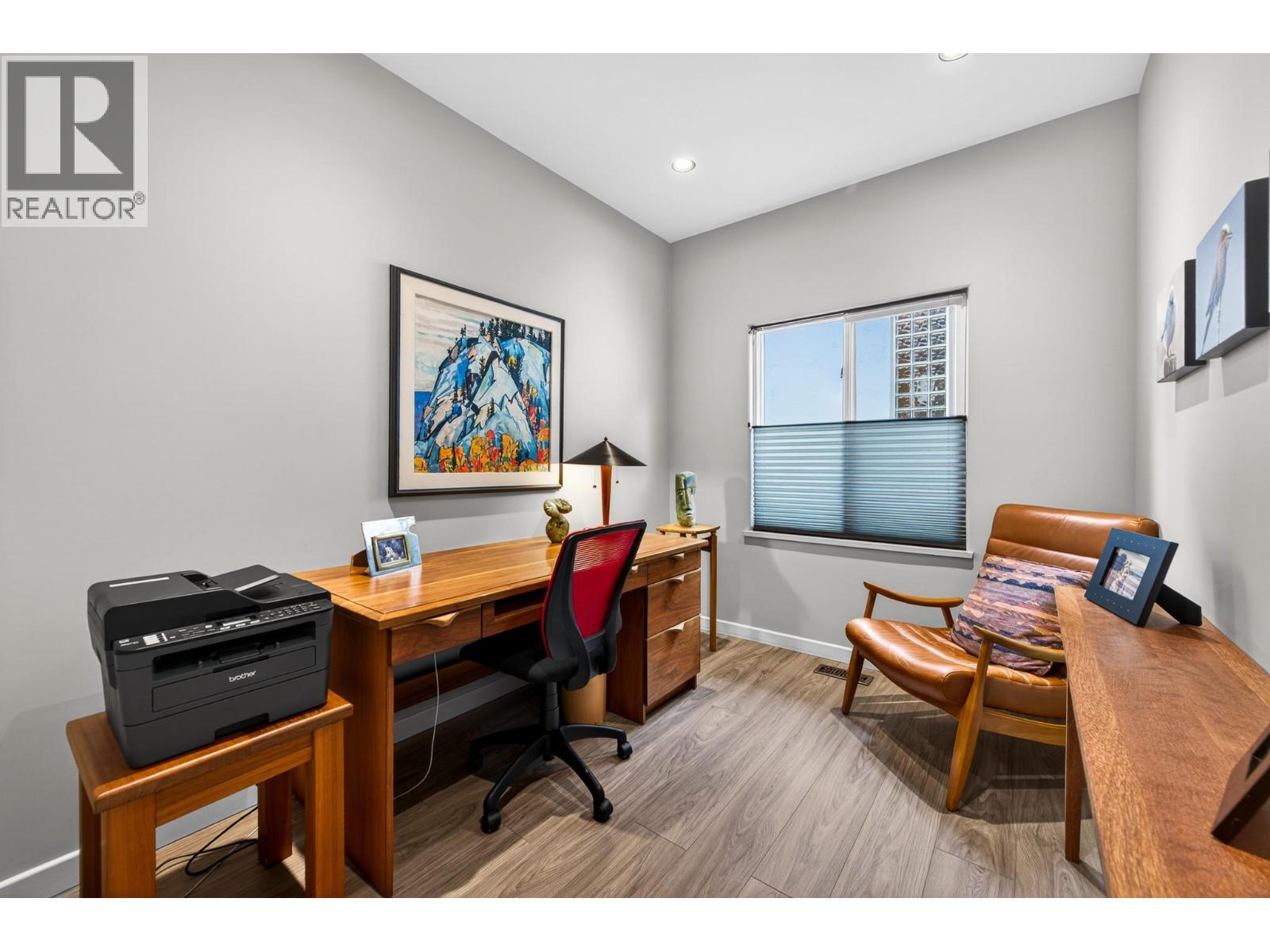 792 Rosewood Crescent - 24