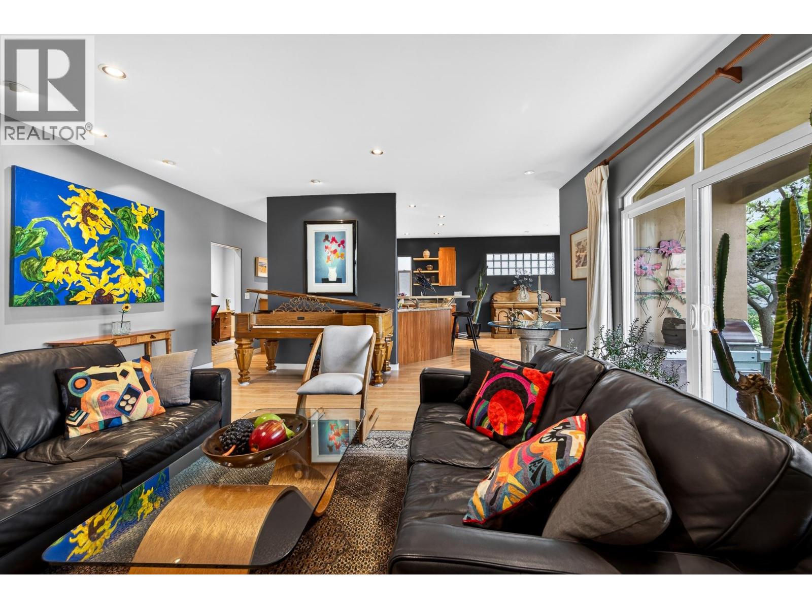 792 Rosewood Crescent - 8
