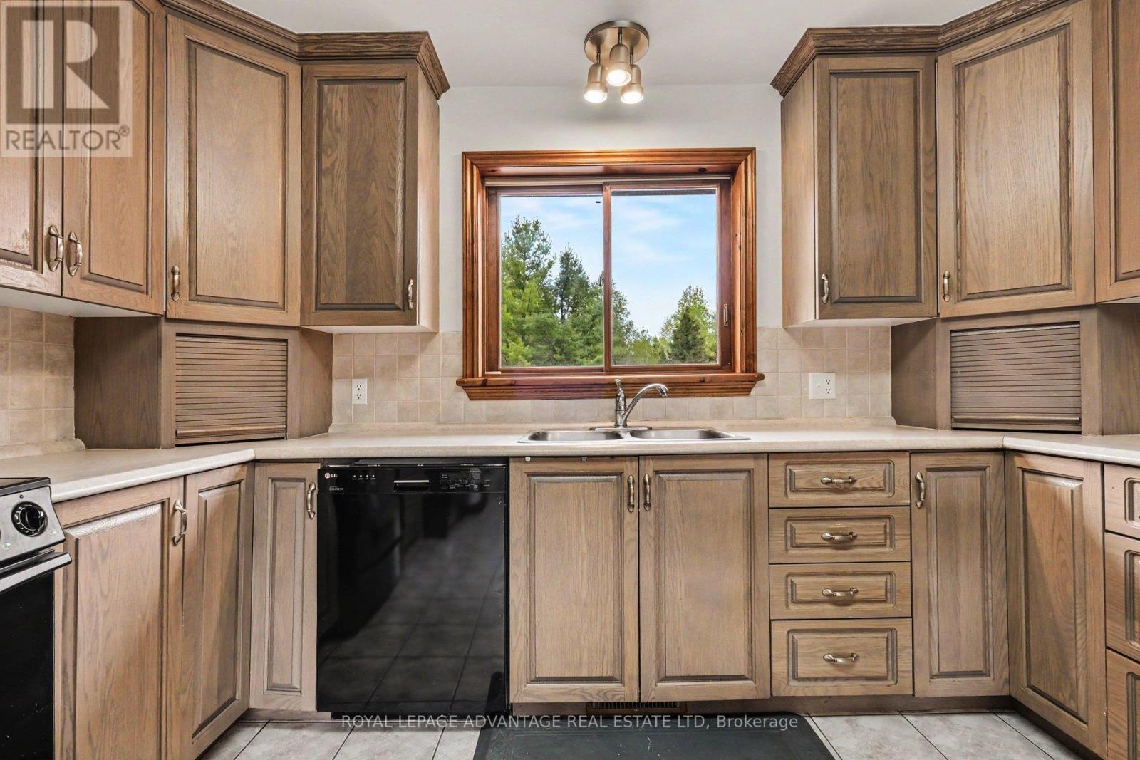 2844 TENNYSON ROAD - 15