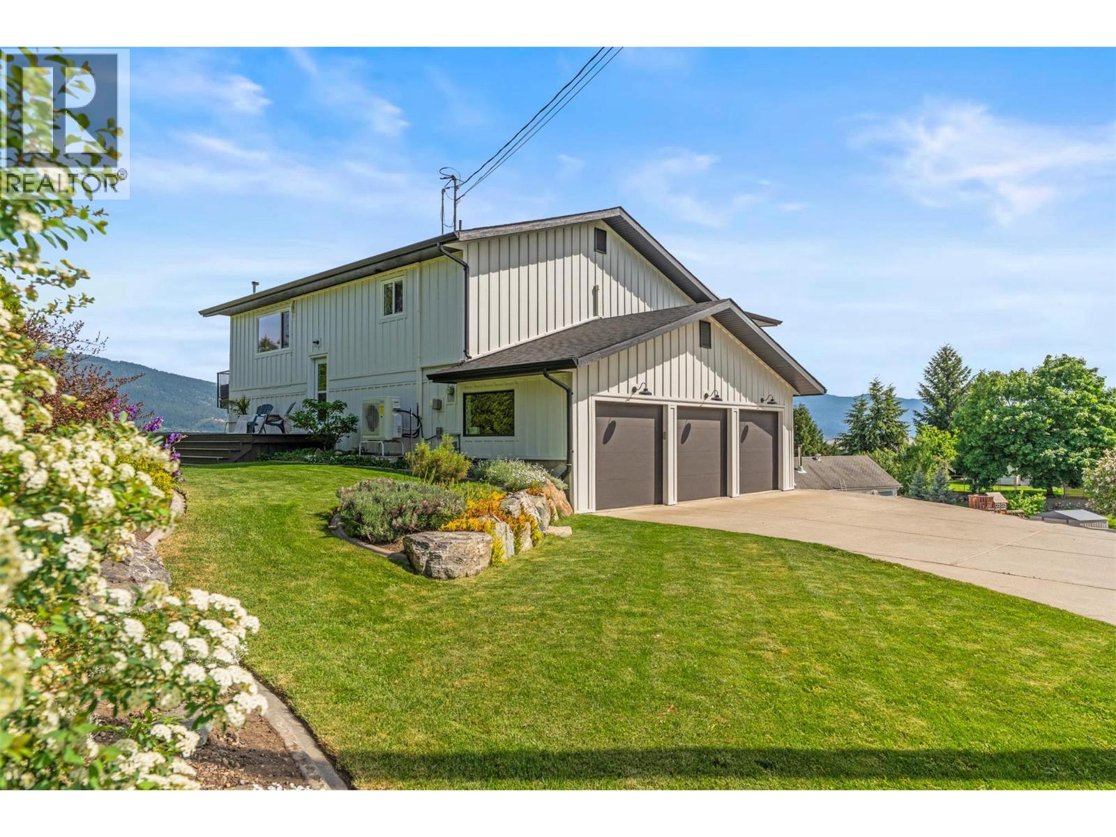 6552 Goose Lake Road, Vernon