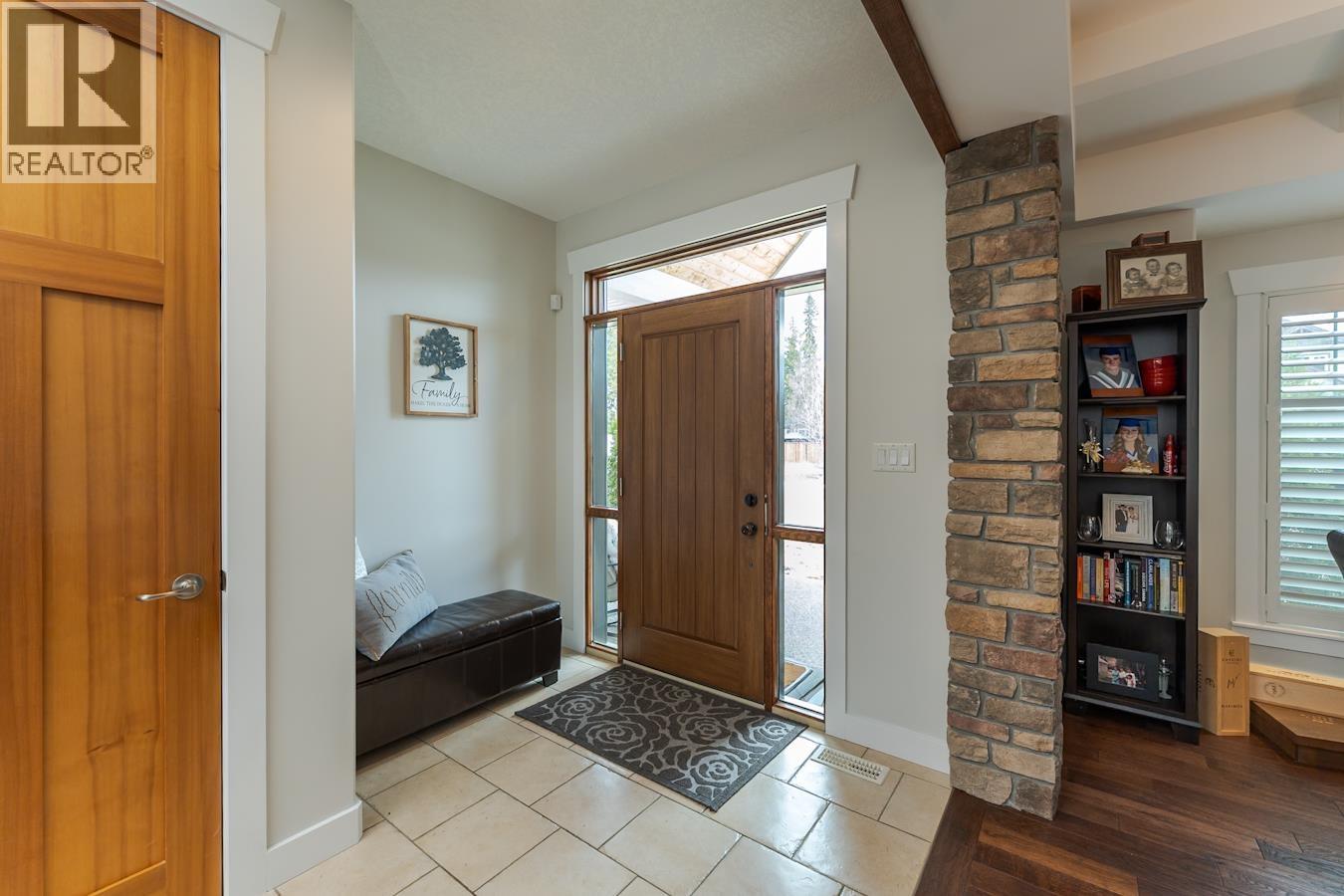 7613 LOEDEL CRESCENT - 3