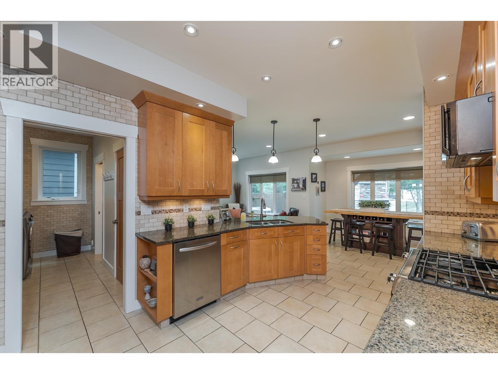 Photo 9 of 41 — 7613 LOEDEL CRESCENT · Prince George, BC