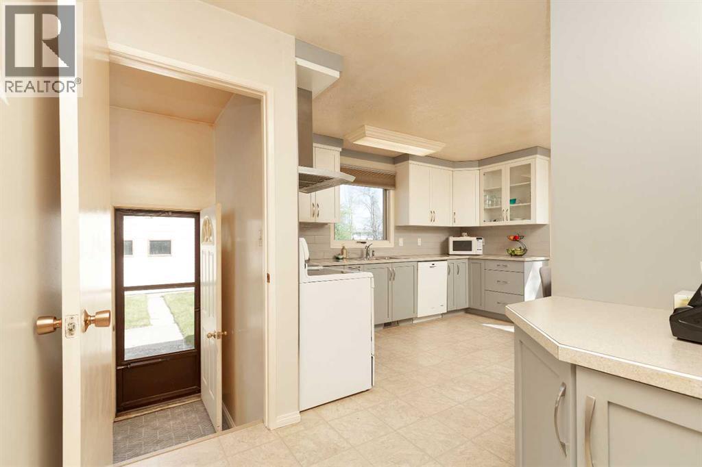 61 Park Meadows Boulevard N - 6