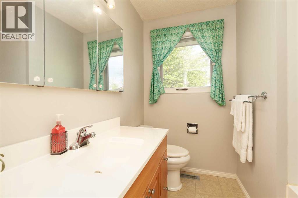 61 Park Meadows Boulevard N - 12