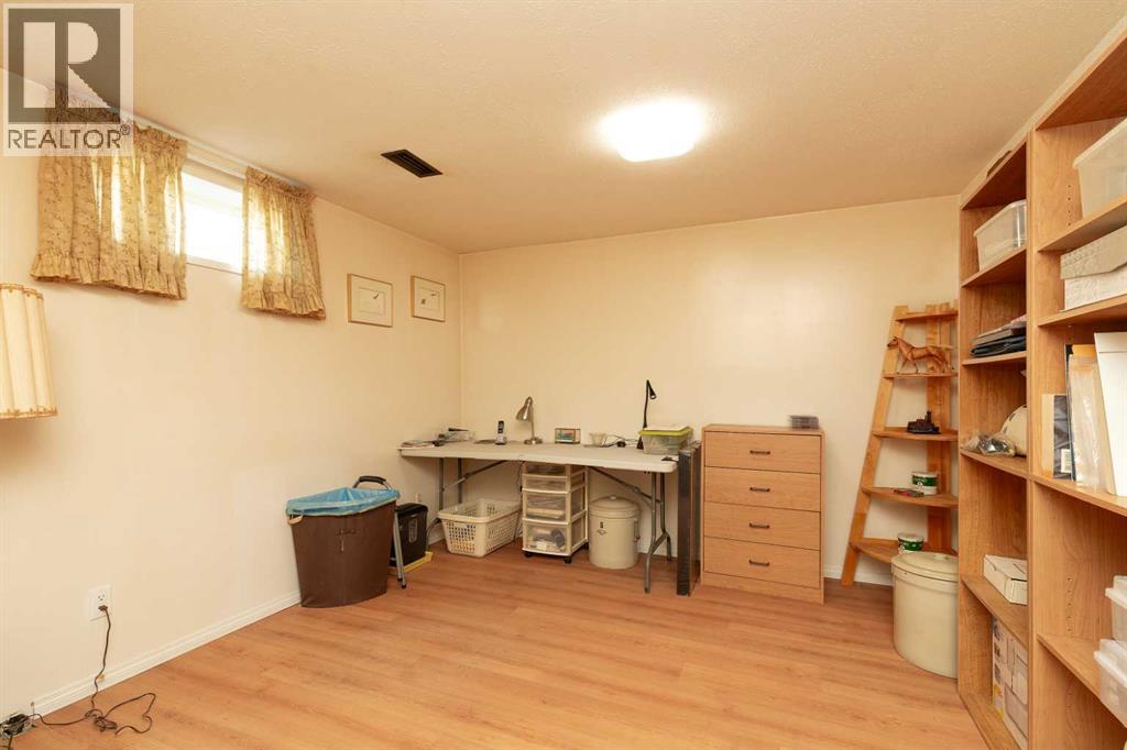 61 Park Meadows Boulevard N - 18