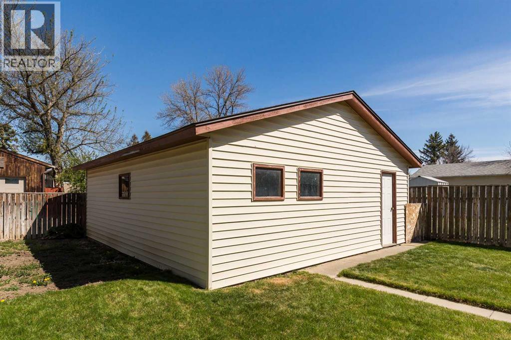 61 Park Meadows Boulevard N - 27