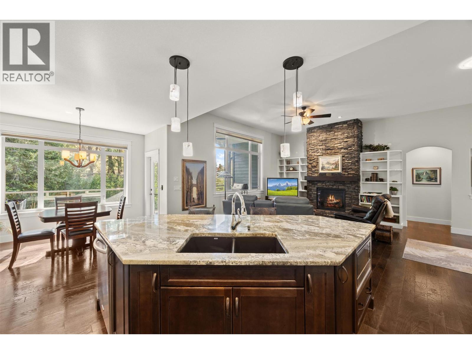 2497 Paramount Drive, West Kelowna