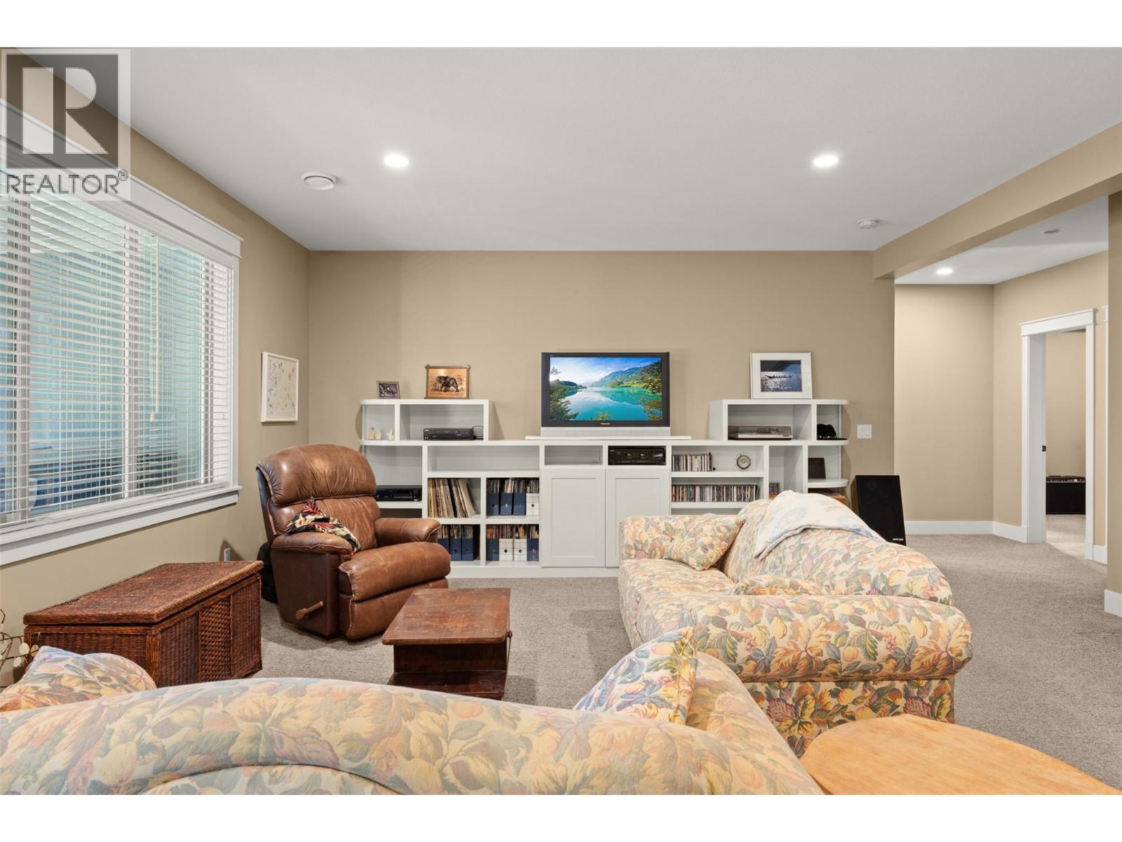  2497 Paramount Drive, West Kelowna