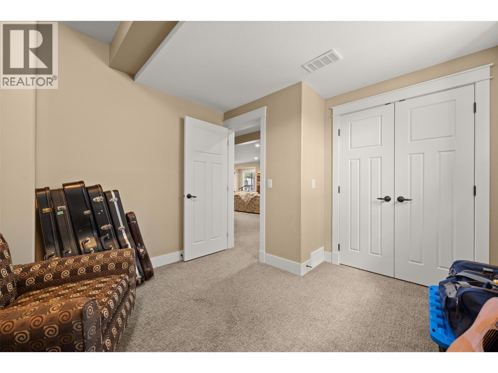  2497 Paramount Drive, West Kelowna