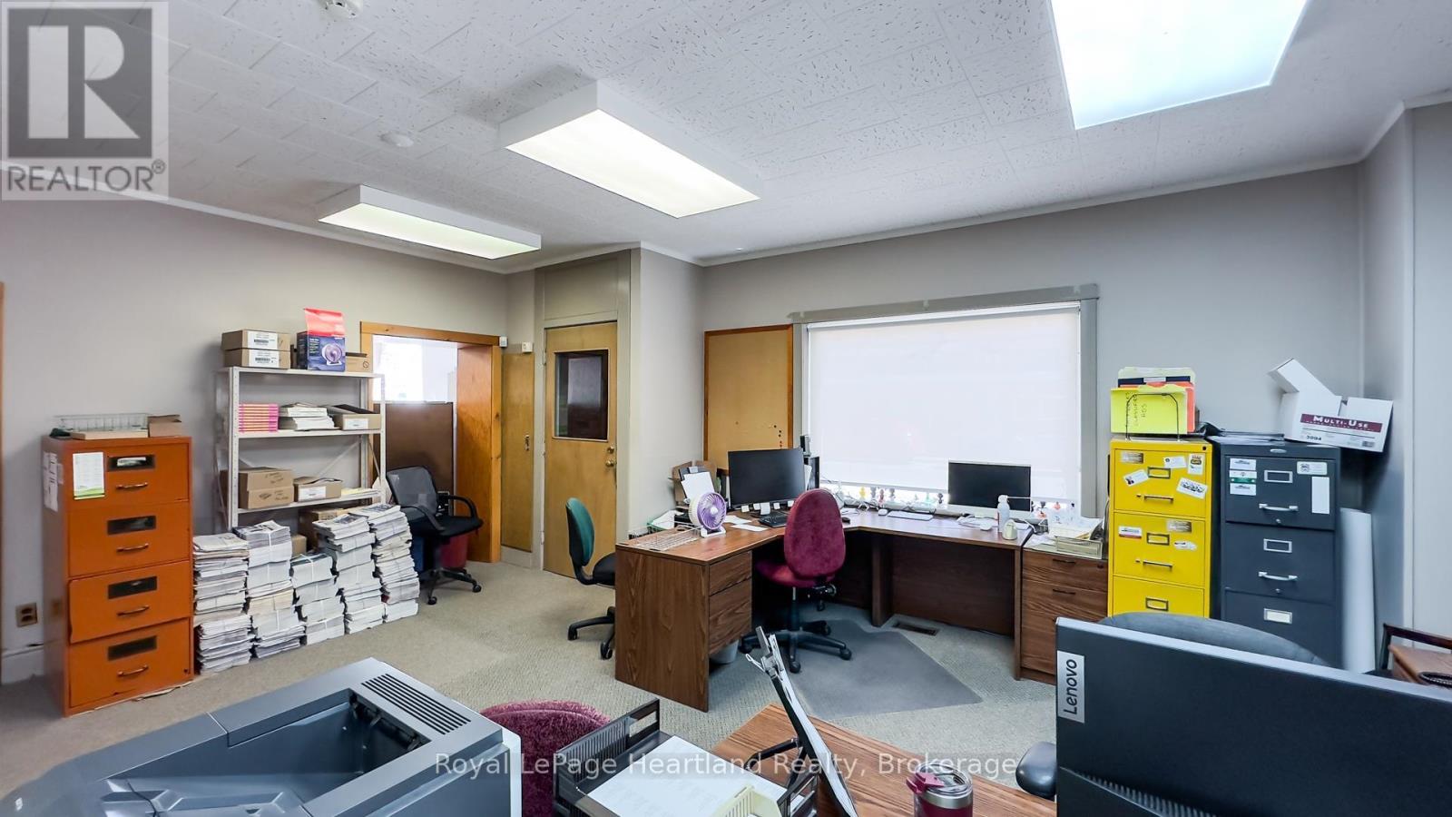 401 QUEEN STREET - 21
