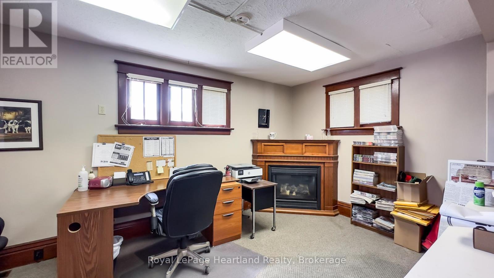 401 QUEEN STREET - 27