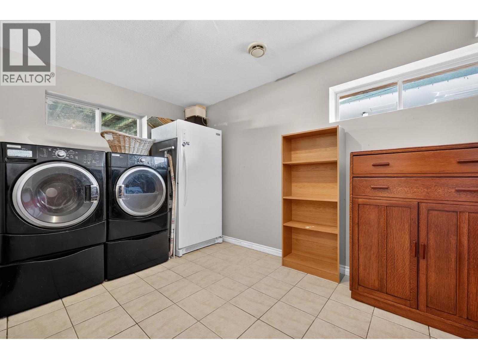 1355 Pasadena Road - 33