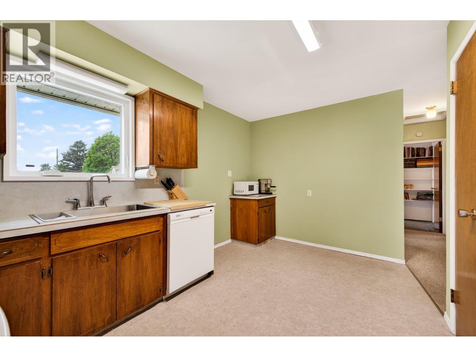 828 MCBRIDE Street - 7
