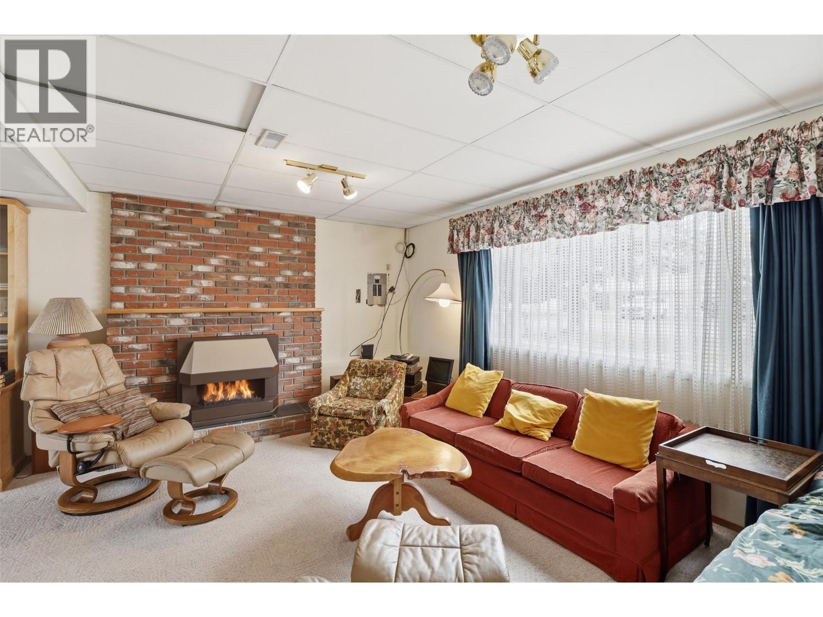 833 MCARTHUR Drive - 25