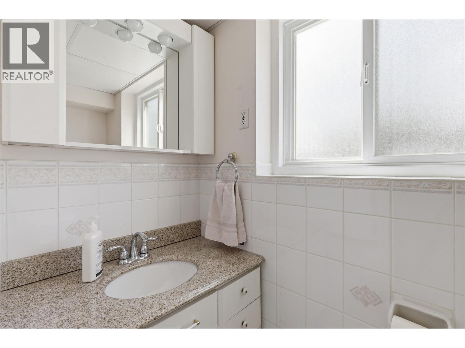 833 MCARTHUR Drive - 30