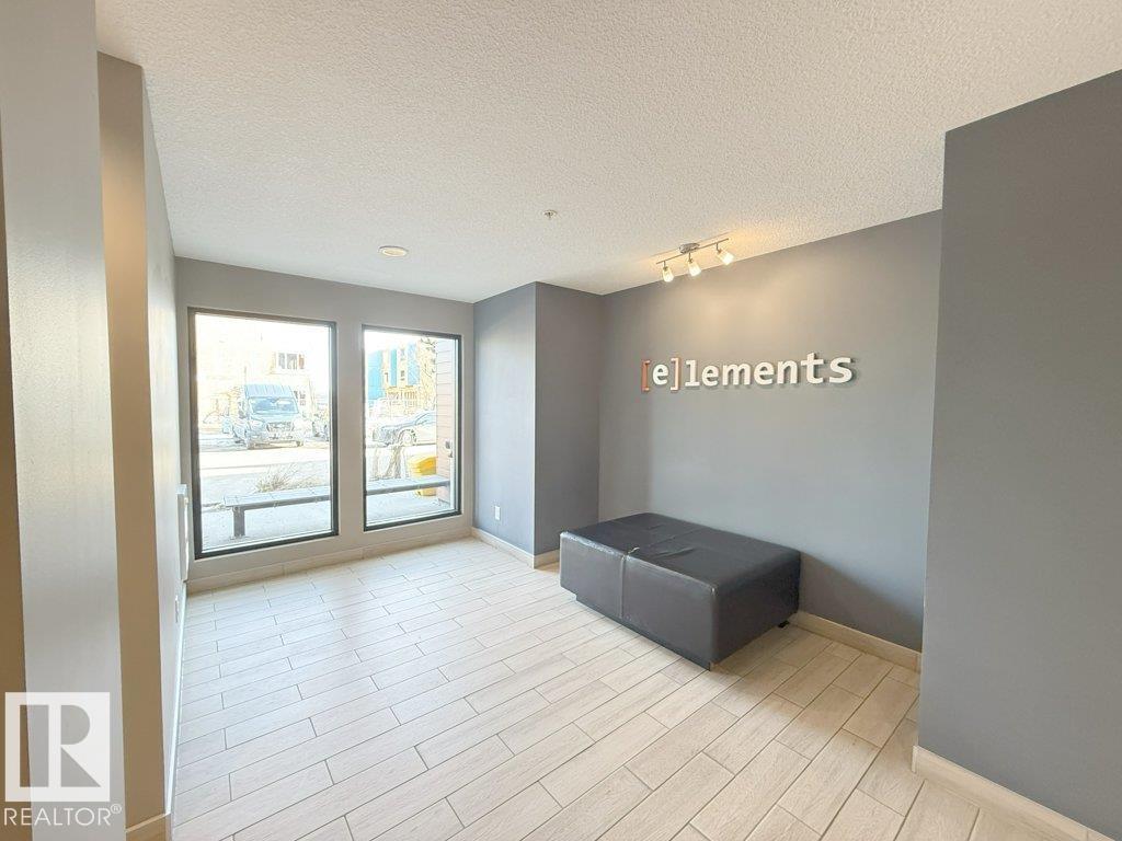 #429 390 WINDERMERE RD NW - 26