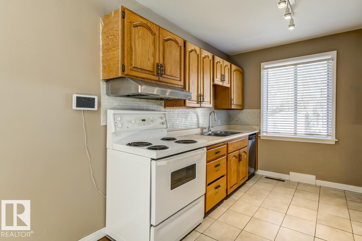 9602 90 ST NW, Edmonton