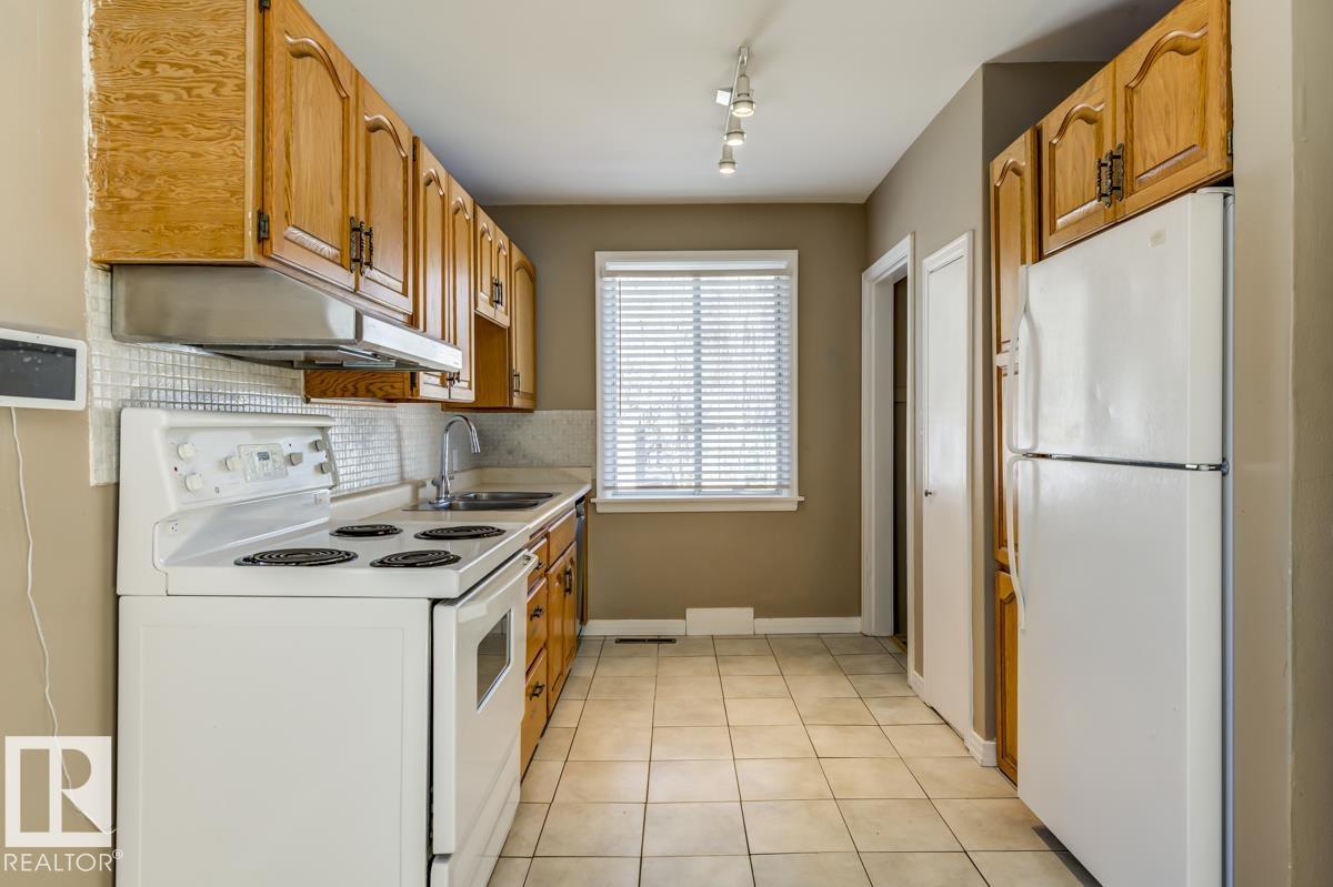 9602 90 ST NW, Edmonton