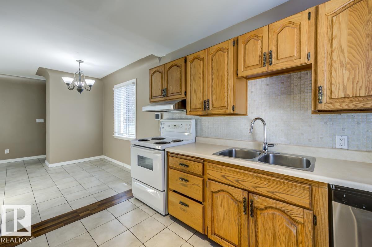 9602 90 ST NW, Edmonton