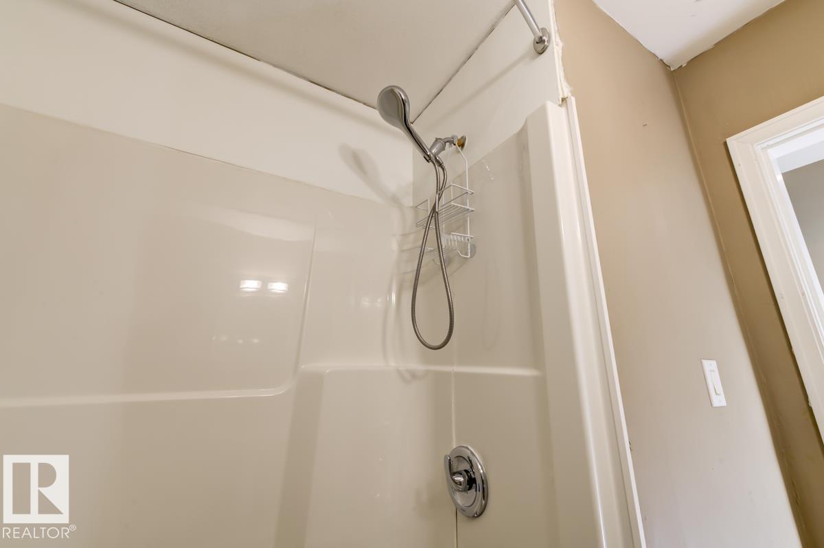 9602 90 ST NW, Edmonton