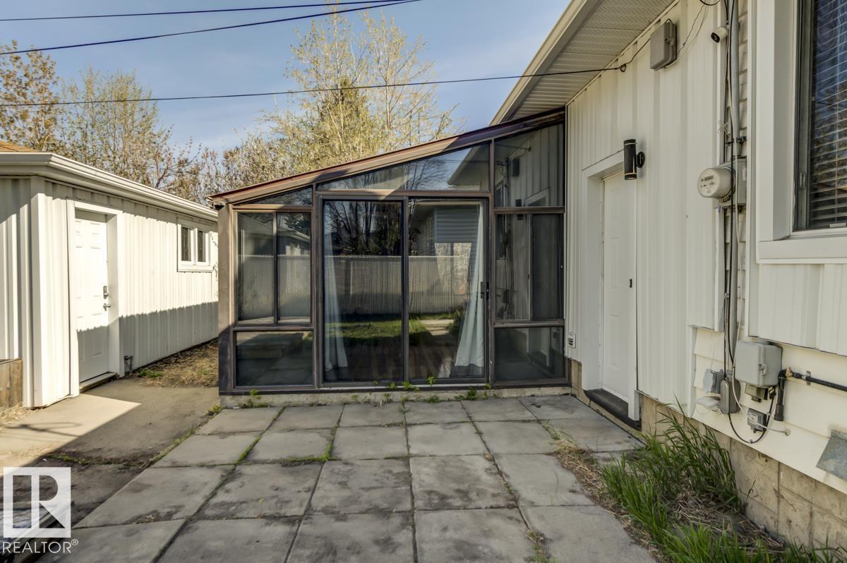 9602 90 ST NW, Edmonton