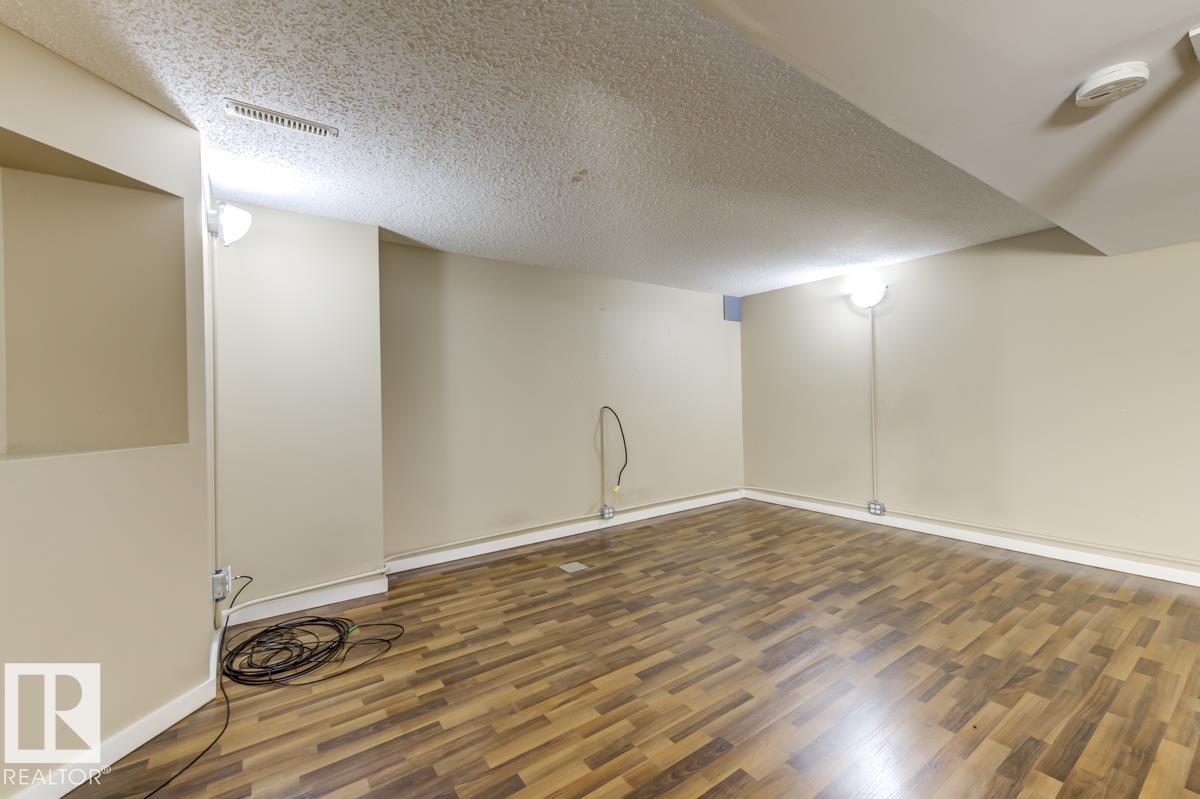 9602 90 ST NW, Edmonton