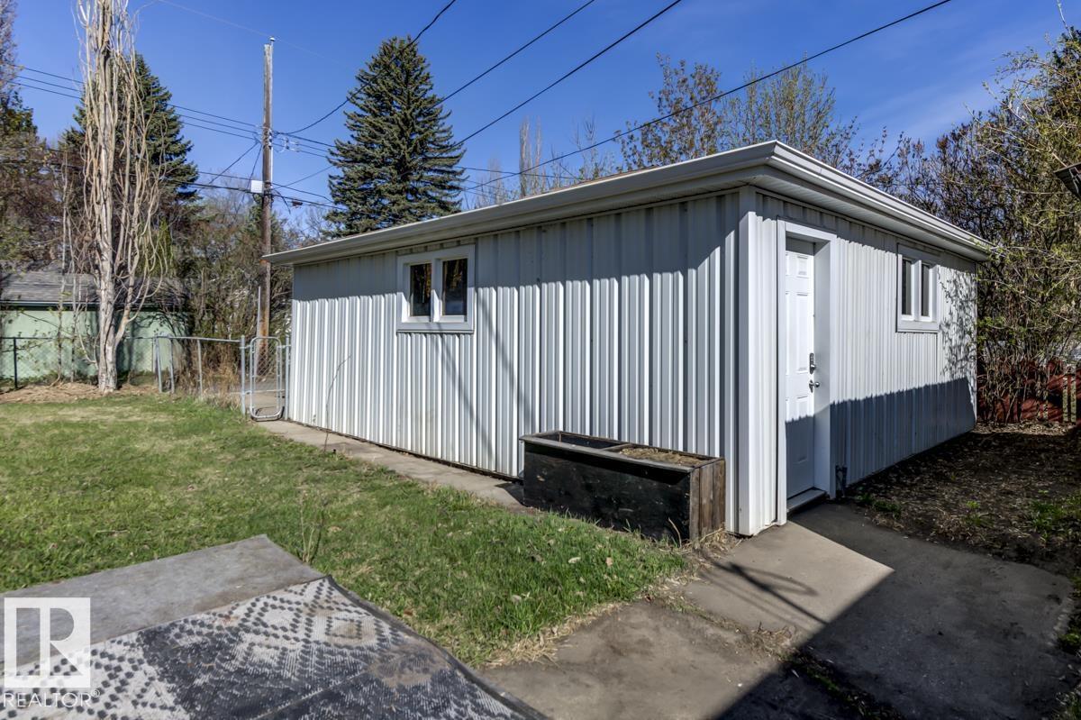 9602 90 ST NW, Edmonton
