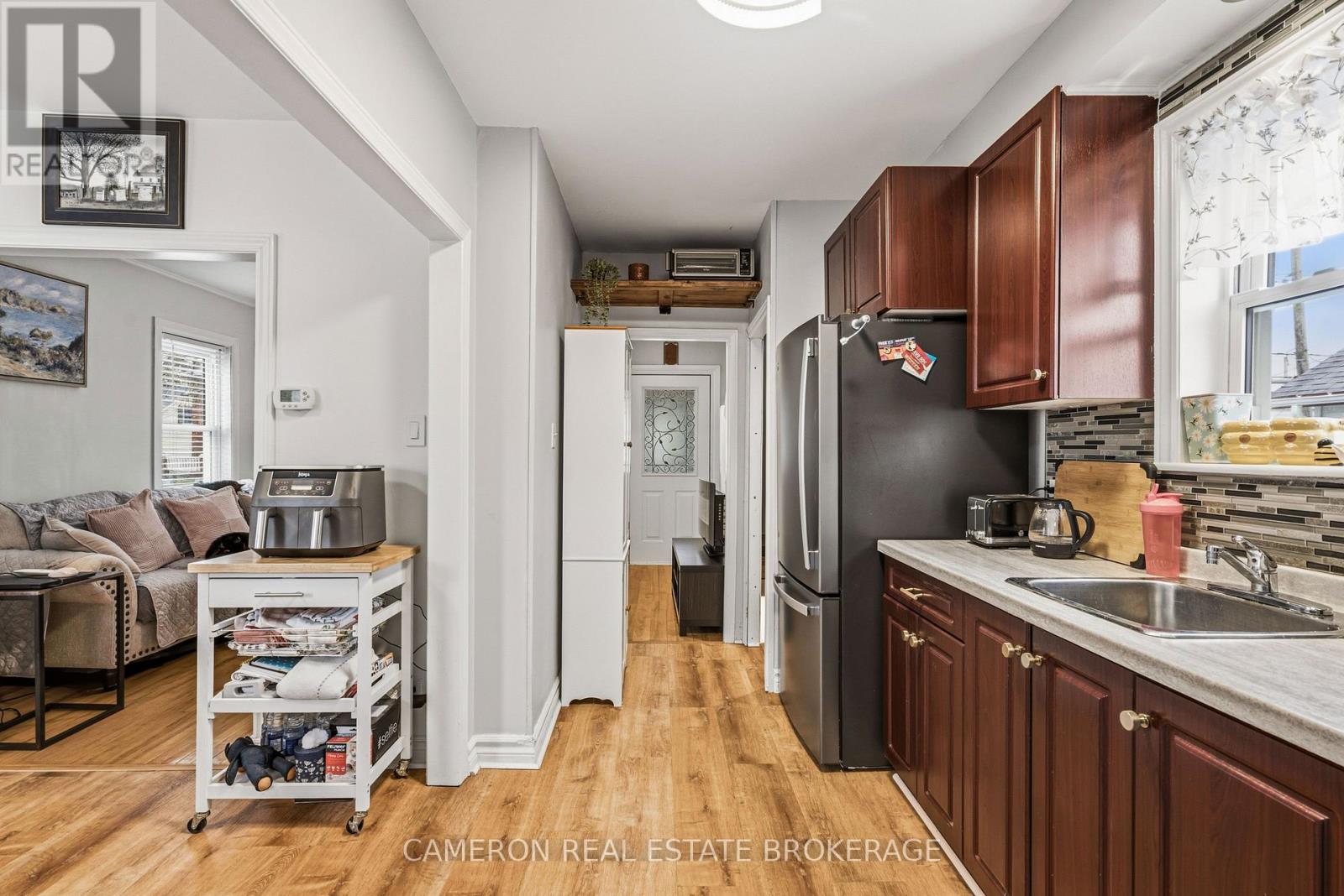 537 GLOUCESTER STREET N - 12