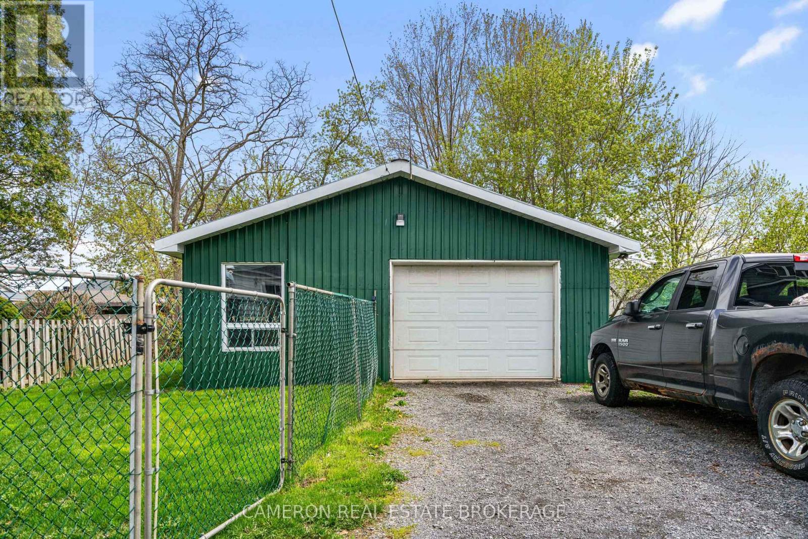 537 GLOUCESTER STREET N - 4