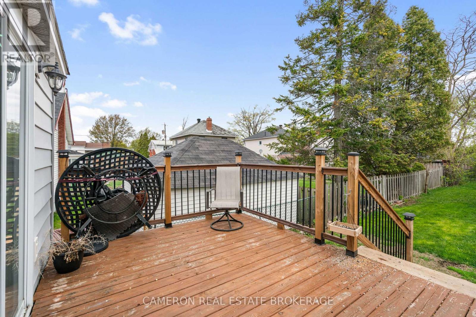 537 GLOUCESTER STREET N - 8