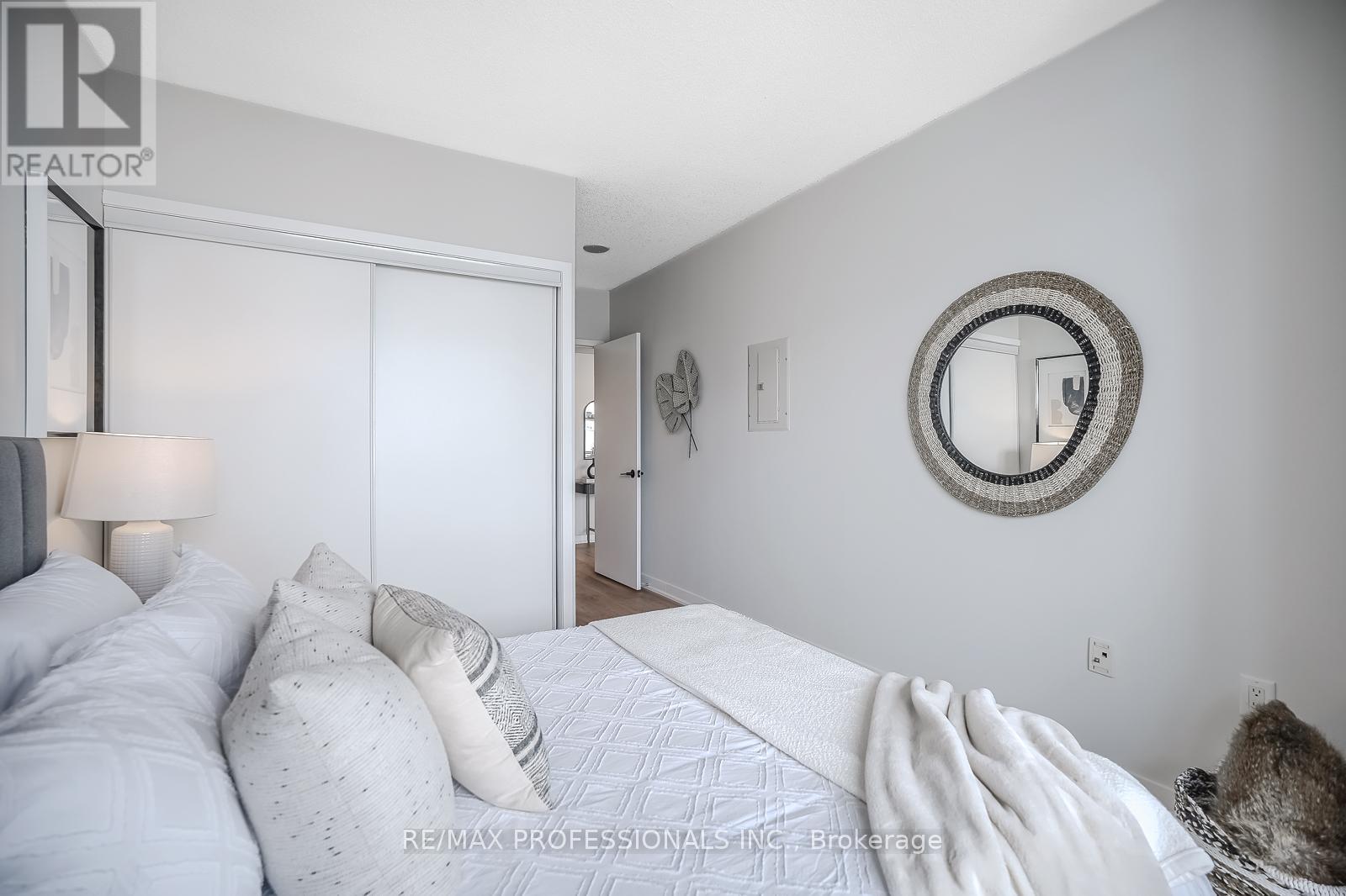 #1708 3 NAVY WHARF COURT - 23