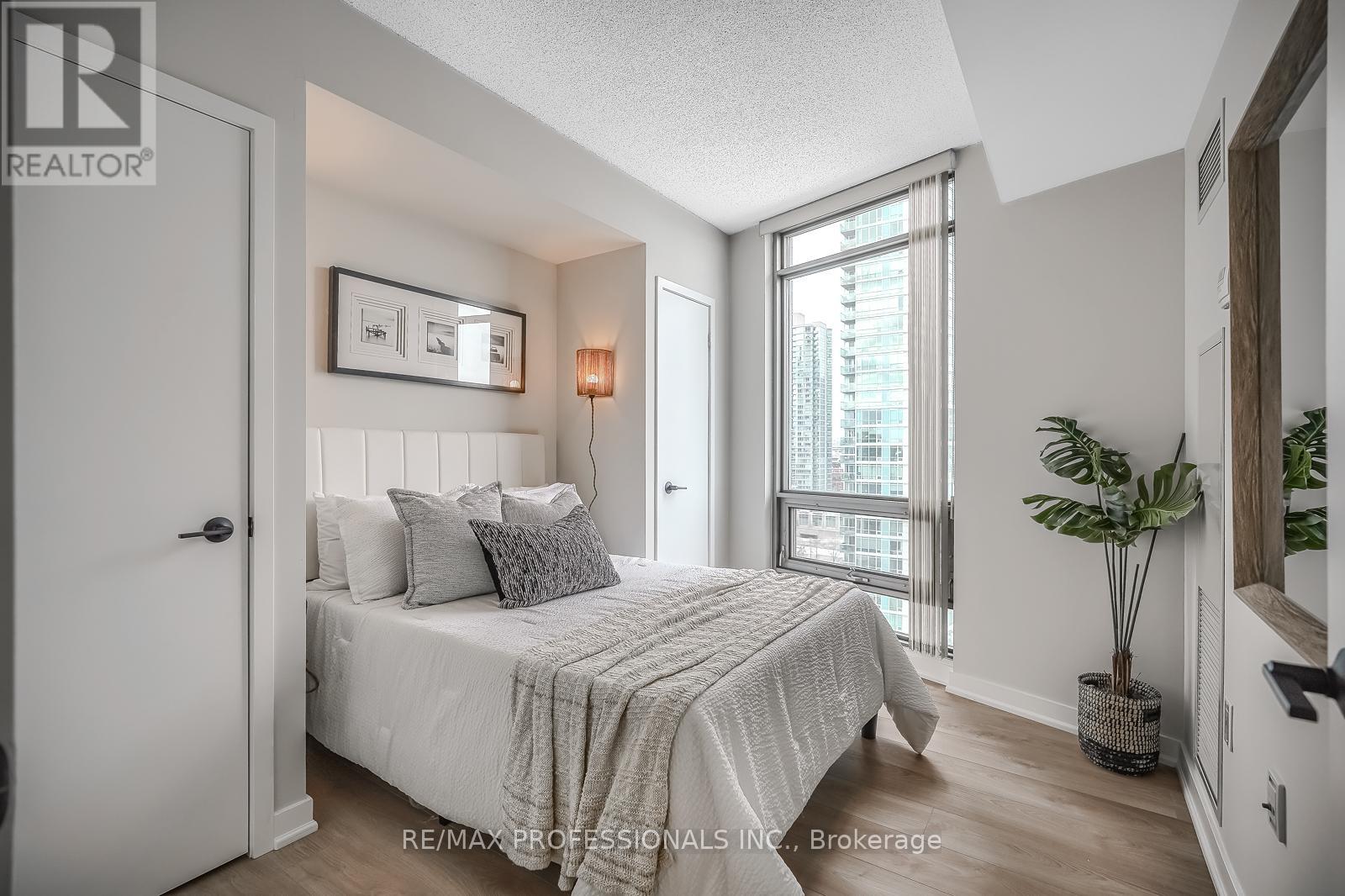 #1708 3 NAVY WHARF COURT - 25