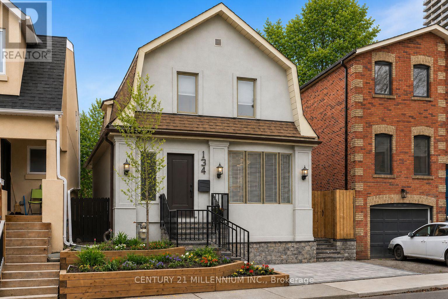 Listing photo of 134 HELENDALE AVENUE