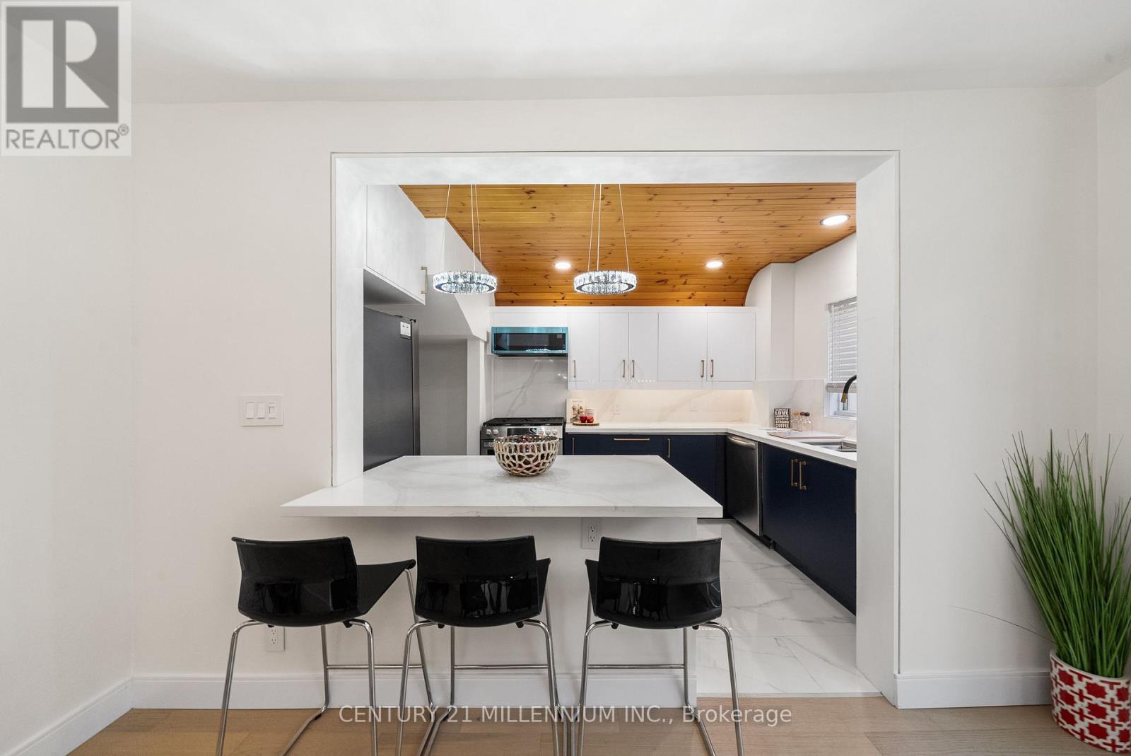 134 HELENDALE AVENUE - 14