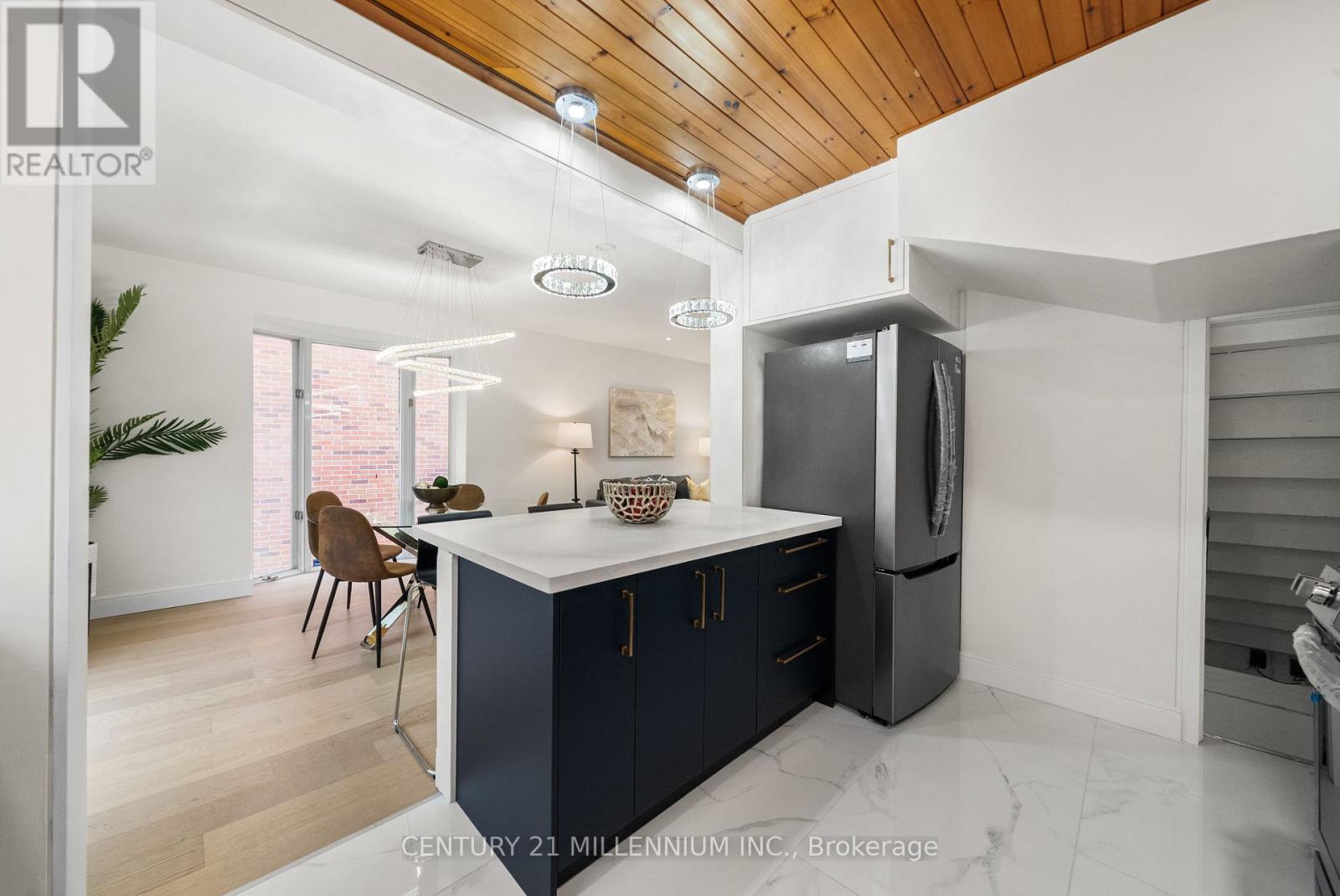 134 HELENDALE AVENUE - 16
