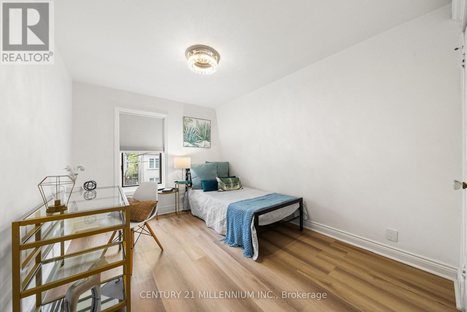 134 HELENDALE AVENUE - 26