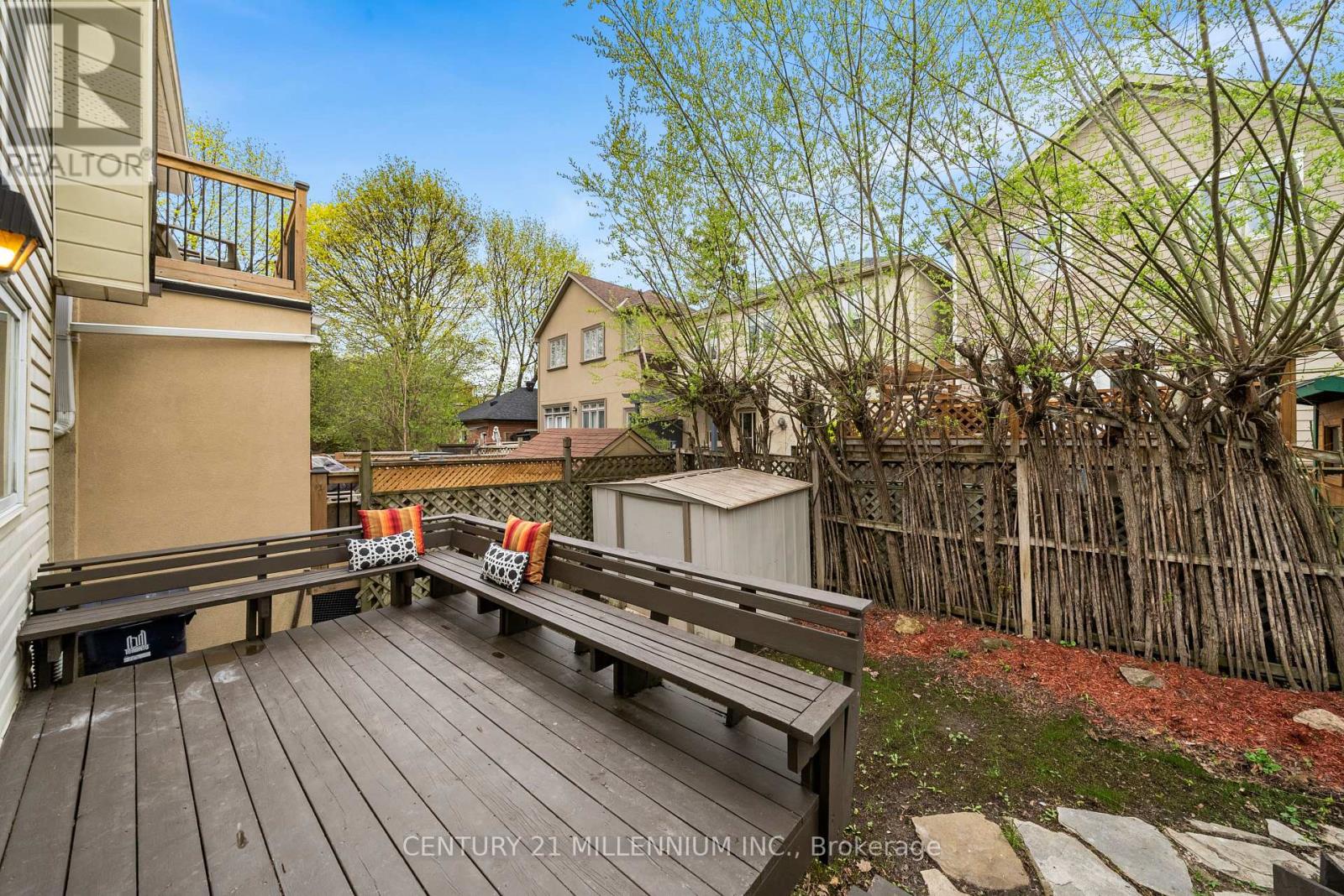 134 HELENDALE AVENUE - 32