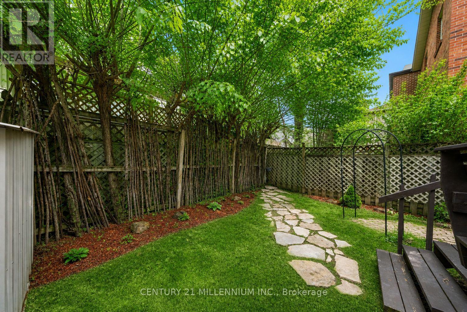 134 HELENDALE AVENUE - 34