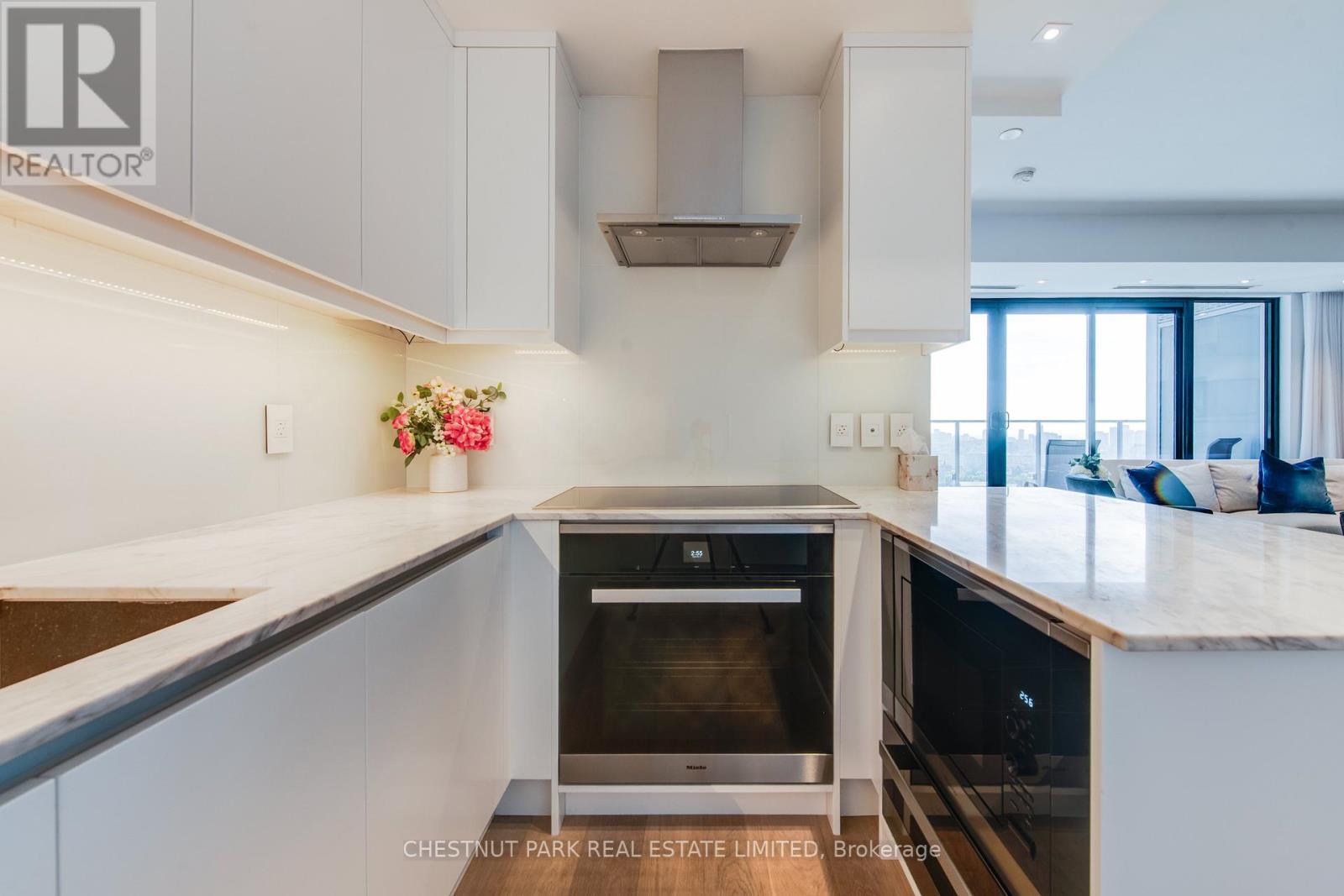 #2703 200 CUMBERLAND STREET - 11