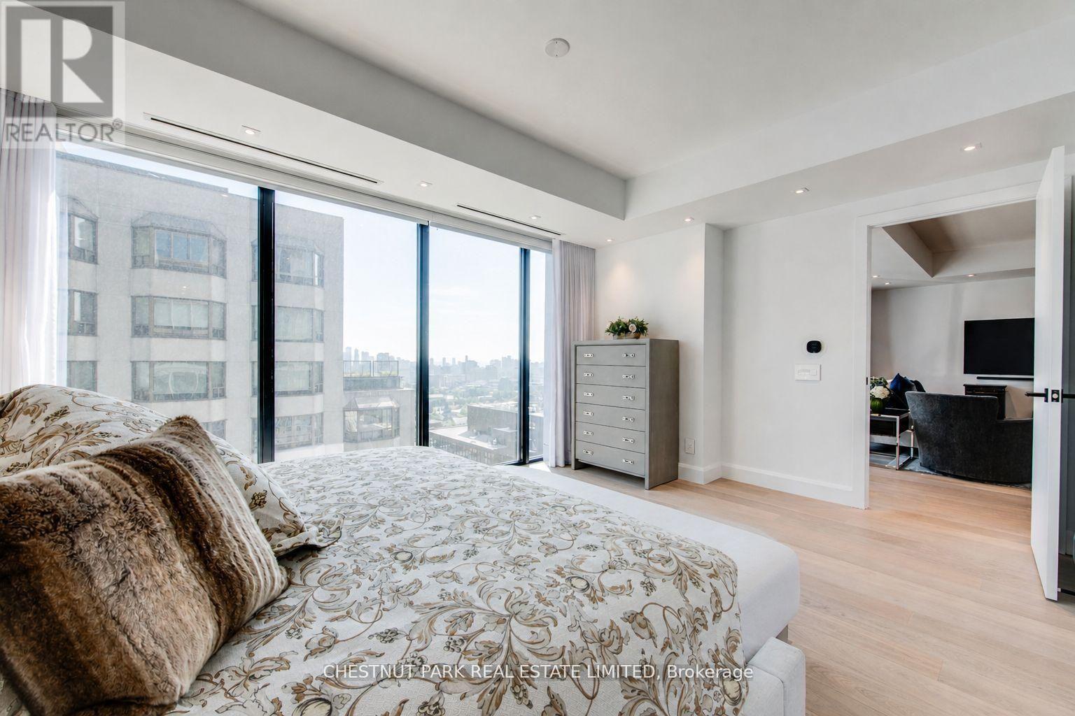#2703 200 CUMBERLAND STREET - 17