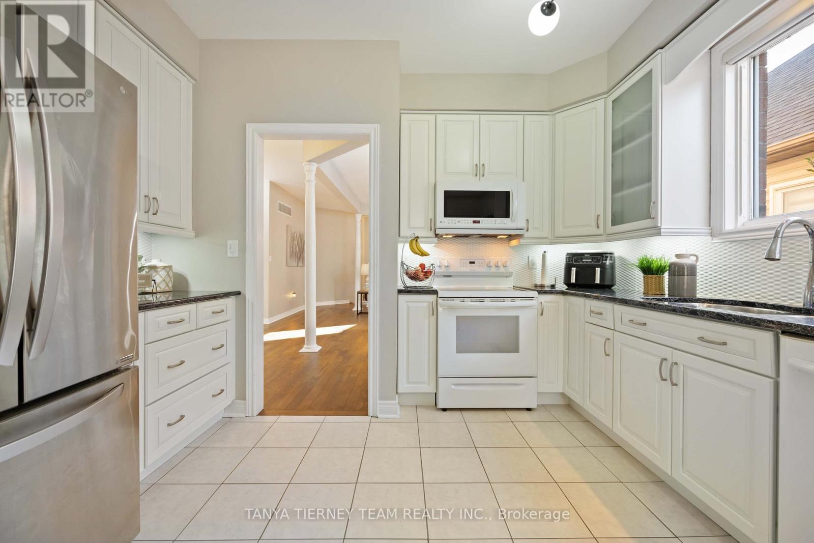 16 CODY AVENUE - 13