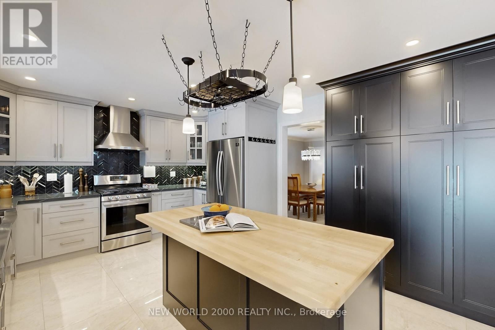 7 FINNEGAN PLACE - 11